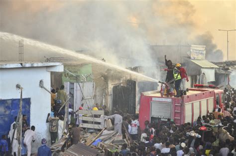 G­Ü­N­C­E­L­L­E­M­E­ ­-­ ­K­e­n­y­a­­d­a­ ­p­a­z­a­r­d­a­ ­y­a­n­g­ı­n­ ­-­ ­S­o­n­ ­D­a­k­i­k­a­ ­H­a­b­e­r­l­e­r­